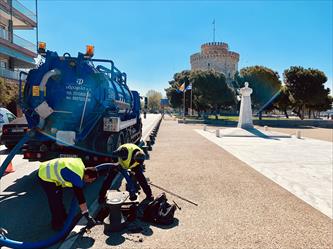 Εργασίες καθαρισμού δικτύου αποχέτευσης στο κέντρο της Θεσσαλονίκης